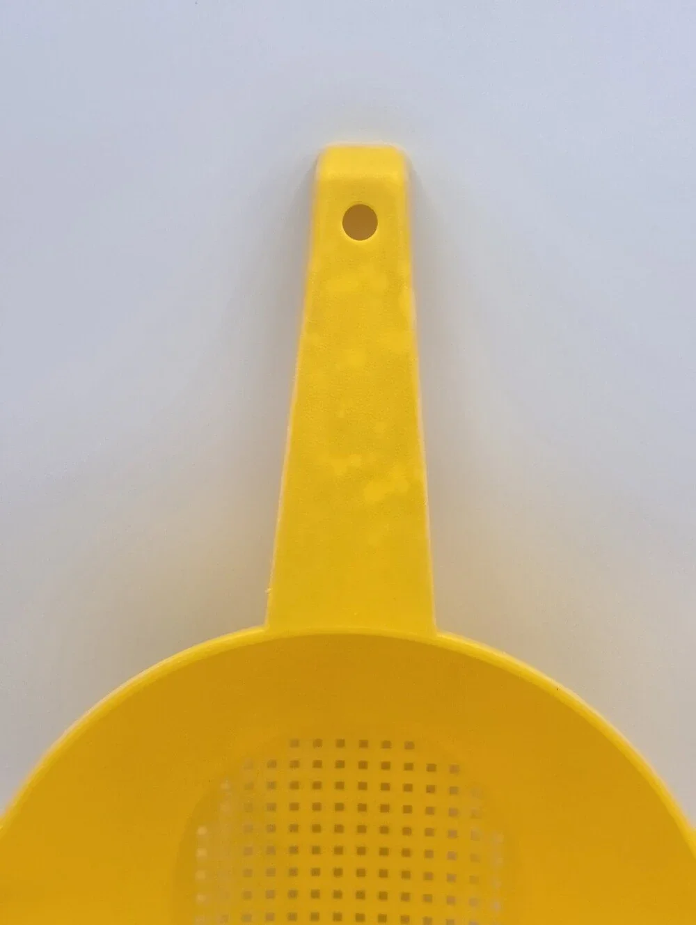 Tupperware 1 Quart Colander Strainer